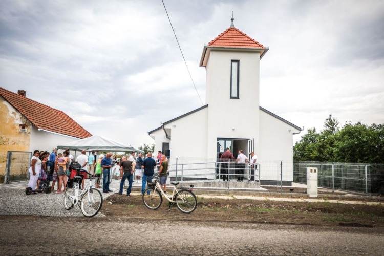 Felszentelték Magyarország első pünkösdi cigánytemplomát Mezőberényben