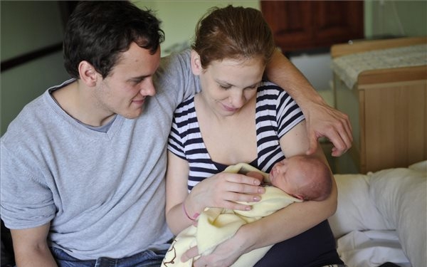 Újévi baba - Az első fővárosi baba a honvédkórházban született