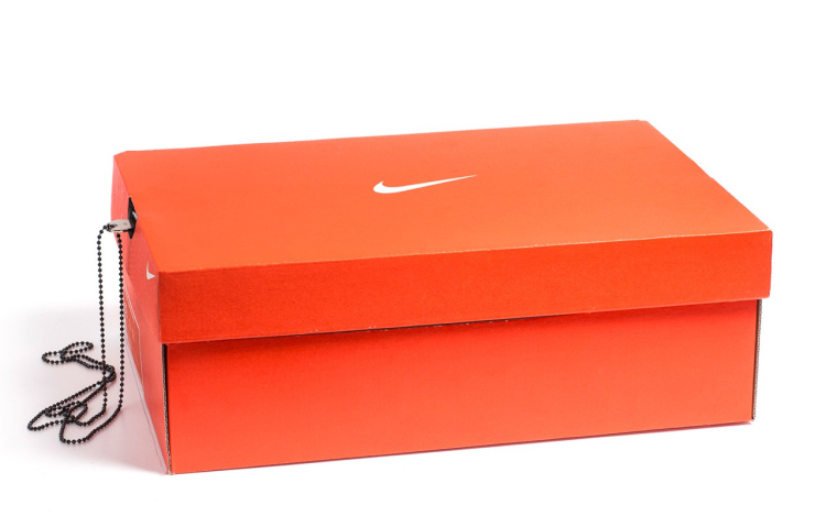 Üres teásdoboz érkezett a márkás cipő helyett 